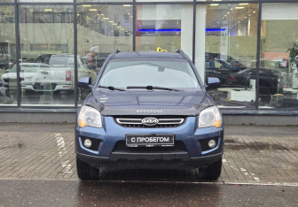 Подержанный автомобиль Kia Sportage 2010 года (2 фото)