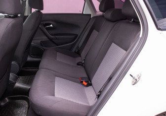 Подержанный автомобиль Volkswagen Polo Sedan 2014 года (11 фото)