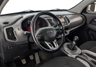 Подержанный автомобиль Kia Sportage 2015 года (15 фото)