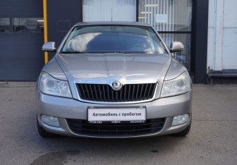 Подержанный автомобиль Skoda Octavia Liftback 2008 года (2 фото)