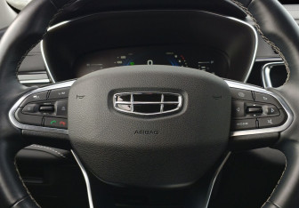 Подержанный автомобиль Geely Atlas Pro 2023 года (14 фото)