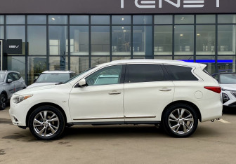 Подержанный автомобиль Infiniti JX 2013 года (8 фото)