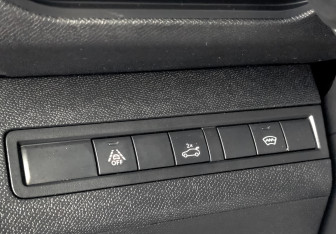 Подержанный автомобиль Peugeot 3008 2021 года (27 фото)