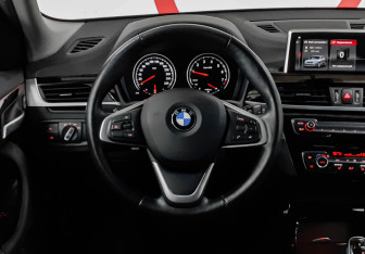 Подержанный автомобиль BMW X2 2020 года (11 фото)