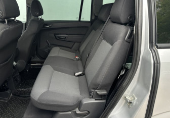 Подержанный автомобиль Opel Zafira Compactvan 2007 года (10 фото)