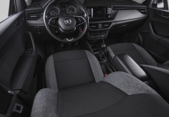 Подержанный автомобиль Skoda Rapid Liftback 2021 года (11 фото)