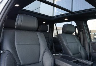 Подержанный автомобиль Toyota Sequoia 2022 года (11 фото)
