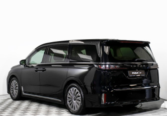 Подержанный автомобиль Voyah Dream 2023 года (5 фото)