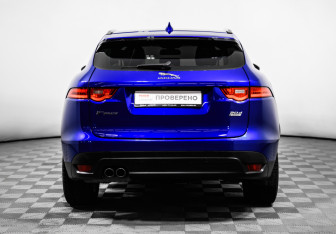 Подержанный автомобиль Jaguar F-Pace 2018 года (6 фото)