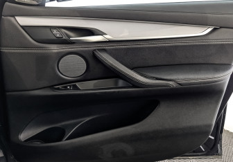 Подержанный автомобиль BMW X6 2018 года (25 фото)