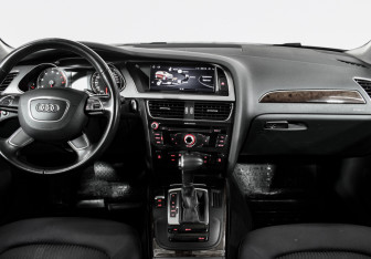 Подержанный автомобиль Audi A4 Sedan 2012 года (12 фото)