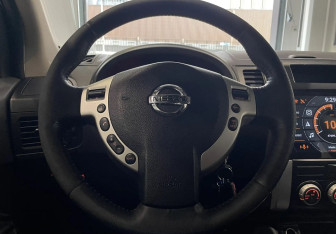 Подержанный автомобиль Nissan X-Trail 2012 года (14 фото)
