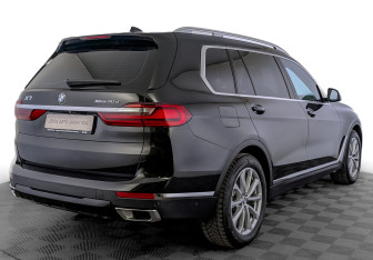 Подержанный автомобиль BMW X7 2019 года (5 фото)