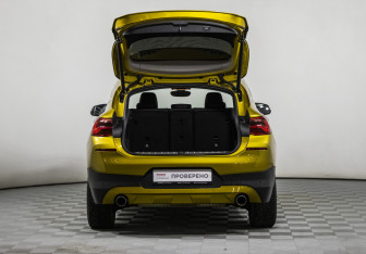 Подержанный автомобиль BMW X2 2018 года (18 фото)