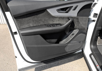 Подержанный автомобиль Audi Q7 2020 года (19 фото)