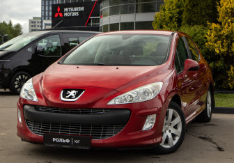 Подержанный автомобиль Peugeot 308 Hatchback 2008 года (18 фото)