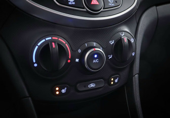 Подержанный автомобиль Hyundai Solaris Sedan 2014 года (18 фото)