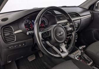 Подержанный автомобиль Kia Rio Sedan 2020 года (15 фото)