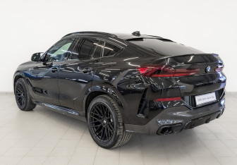 Подержанный автомобиль BMW X6 2020 года (7 фото)