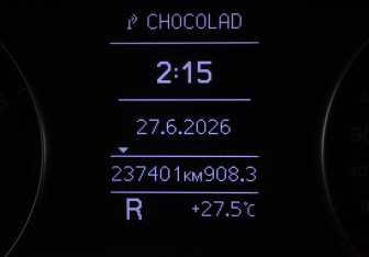 Подержанный автомобиль Audi A1 2011 года (12 фото)