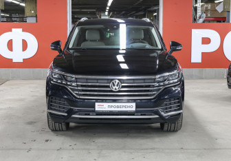 Подержанный автомобиль Volkswagen Touareg 2020 года (2 фото)