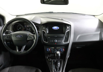 Подержанный автомобиль Ford Focus Sedan 2017 года (11 фото)
