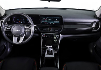 Подержанный автомобиль Kia Seltos 2024 года (12 фото)