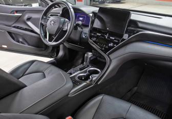 Подержанный автомобиль Toyota Camry Sedan 2023 года (11 фото)