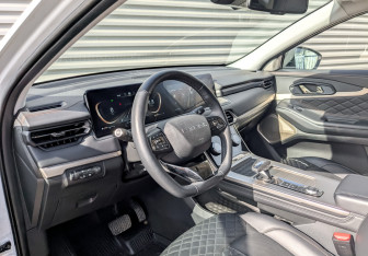 Подержанный автомобиль Exeed TXL 2023 года (15 фото)