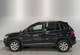 Подержанный автомобиль Volkswagen Tiguan 2010 года (8 фото)