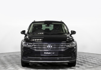 Подержанный автомобиль Volkswagen Tiguan 2021 года (2 фото)
