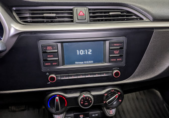 Подержанный автомобиль Kia Rio Hatchback 2021 года (15 фото)