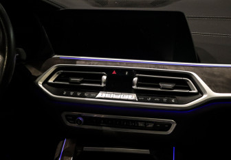 Подержанный автомобиль BMW X7 2020 года (18 фото)