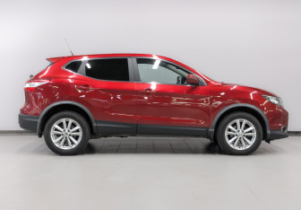 Подержанный автомобиль Nissan Qashqai 2016 года (4 фото)