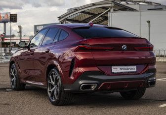 Подержанный автомобиль BMW X6 2020 года (35 фото)