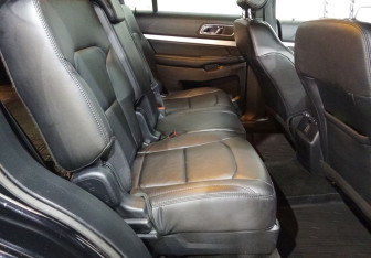 Подержанный автомобиль Ford Explorer 2017 года (11 фото)