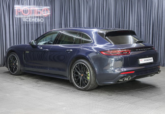 Подержанный автомобиль Porsche Panamera Wagon 2019 года (7 фото)