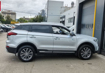 Подержанный автомобиль Geely Atlas Pro 2021 года (4 фото)