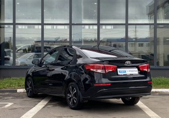 Подержанный автомобиль Kia Rio Sedan 2016 года (7 фото)