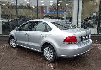 Подержанный автомобиль Volkswagen Polo Sedan 2012 года (6 фото)