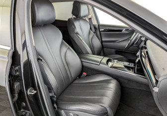 Подержанный автомобиль Genesis G80 2021 года (24 фото)