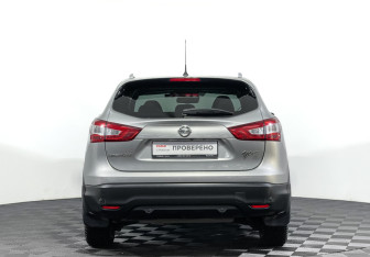 Подержанный автомобиль Nissan Qashqai 2014 года (6 фото)