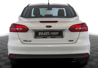 Подержанный автомобиль Ford Focus Sedan 2016 года (6 фото)