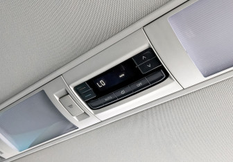 Подержанный автомобиль Volkswagen Multivan 2020 года (30 фото)