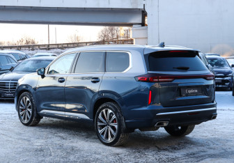 Подержанный автомобиль Exeed VX 2022 года (7 фото)