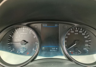 Подержанный автомобиль Nissan X-Trail 2021 года (17 фото)