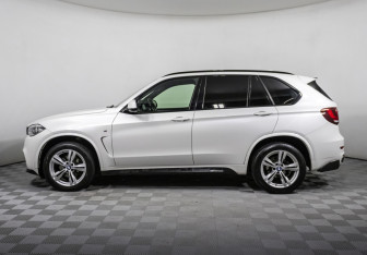 Подержанный автомобиль BMW X5 2016 года (8 фото)