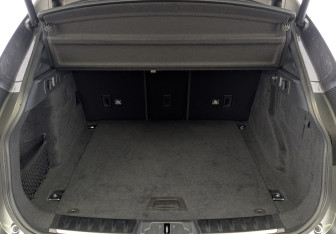 Подержанный автомобиль Jaguar F-Pace 2020 года (10 фото)