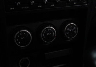 Подержанный автомобиль Nissan Almera Classic 2008 года (14 фото)