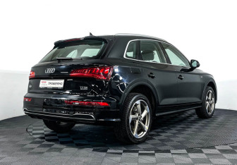 Подержанный автомобиль Audi Q5 2017 года (5 фото)